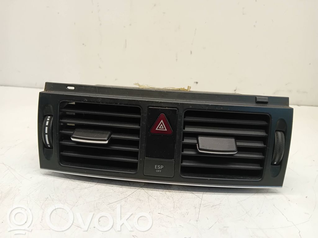 Mercedes-Benz C W204 Grilă ventilație centrală 