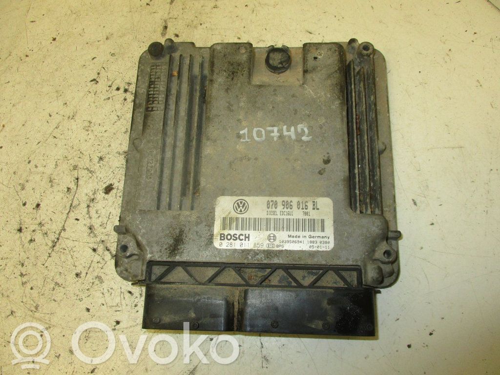Volkswagen Touareg I Engine control unit/module 