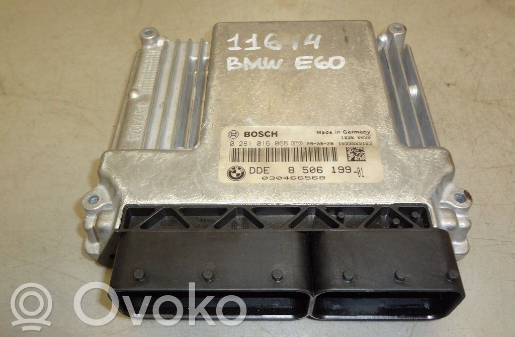 BMW 5 E60 E61 Variklio valdymo blokas 