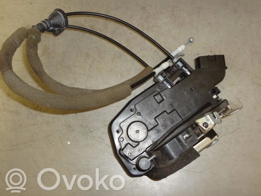 Nissan X-Trail T31 Front door lock 