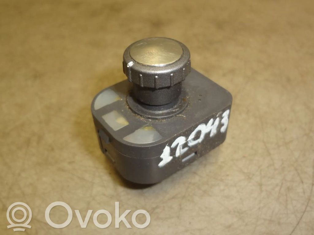 Volkswagen Phaeton Wing mirror switch 