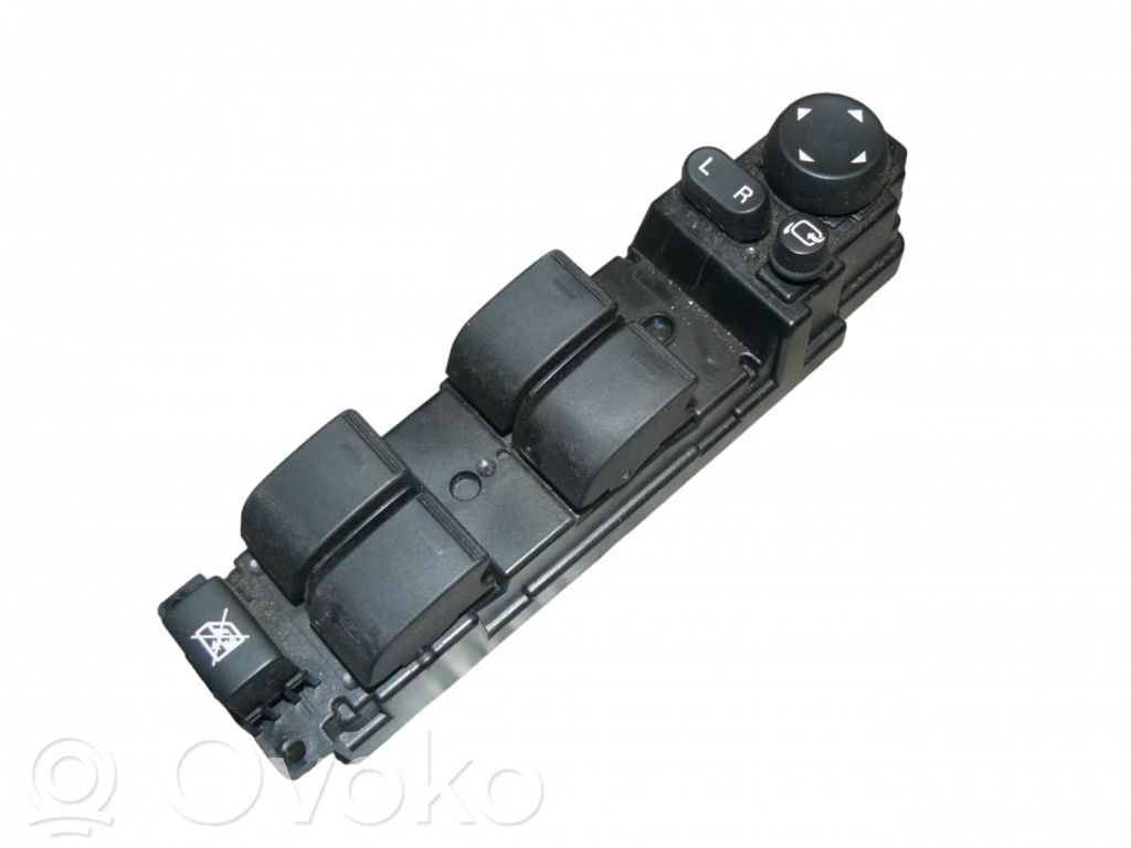 Electric window control switch   GS8T66350A