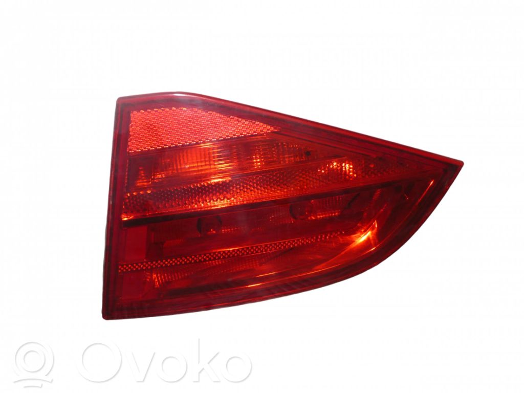 Audi A4 S4 B8 8K Lampy tylnej klapy bagażnika 