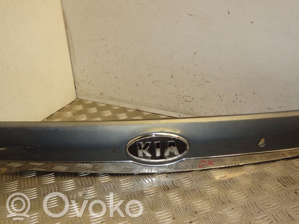 KIA Carnival Garniture de hayon 