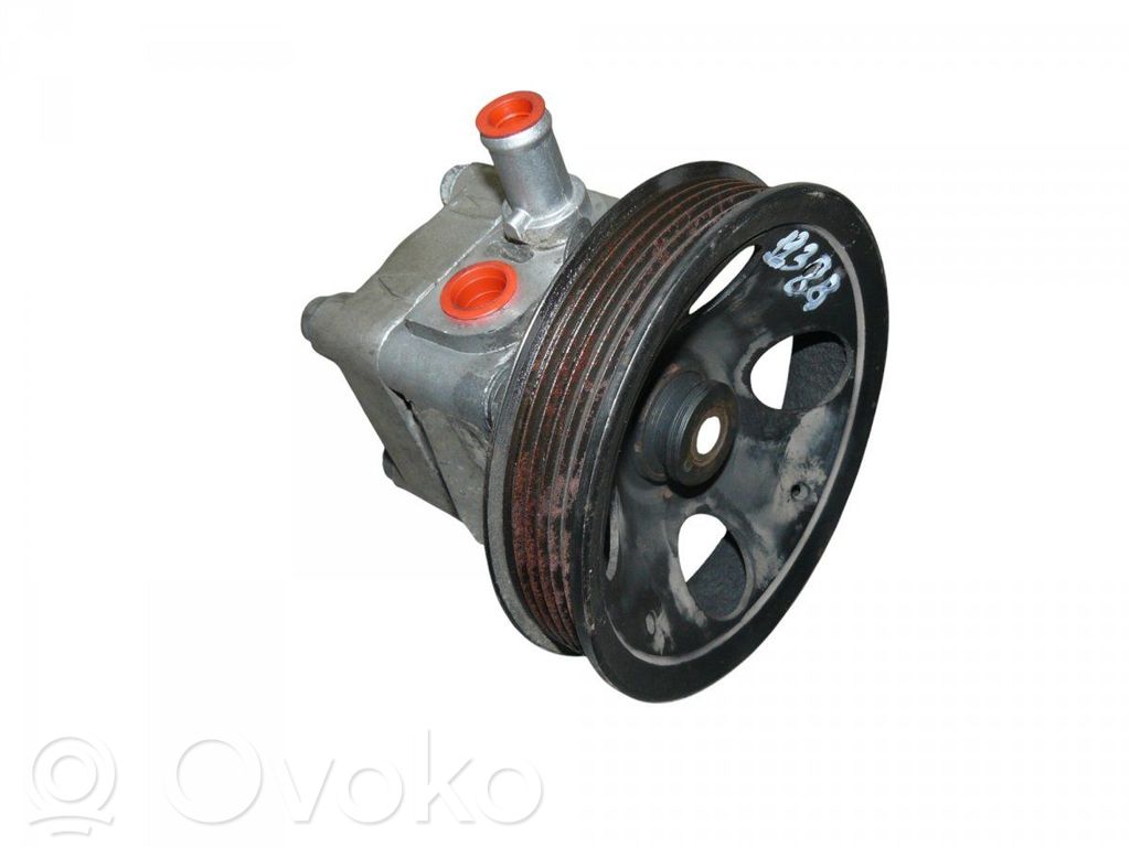 Ohjaustehostimen pumppu   8649637