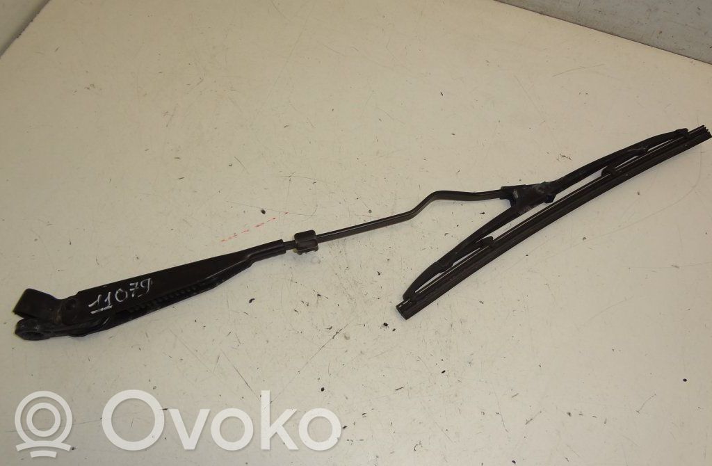 Jeep Liberty Ramię wycieraczki szyby tylnej 