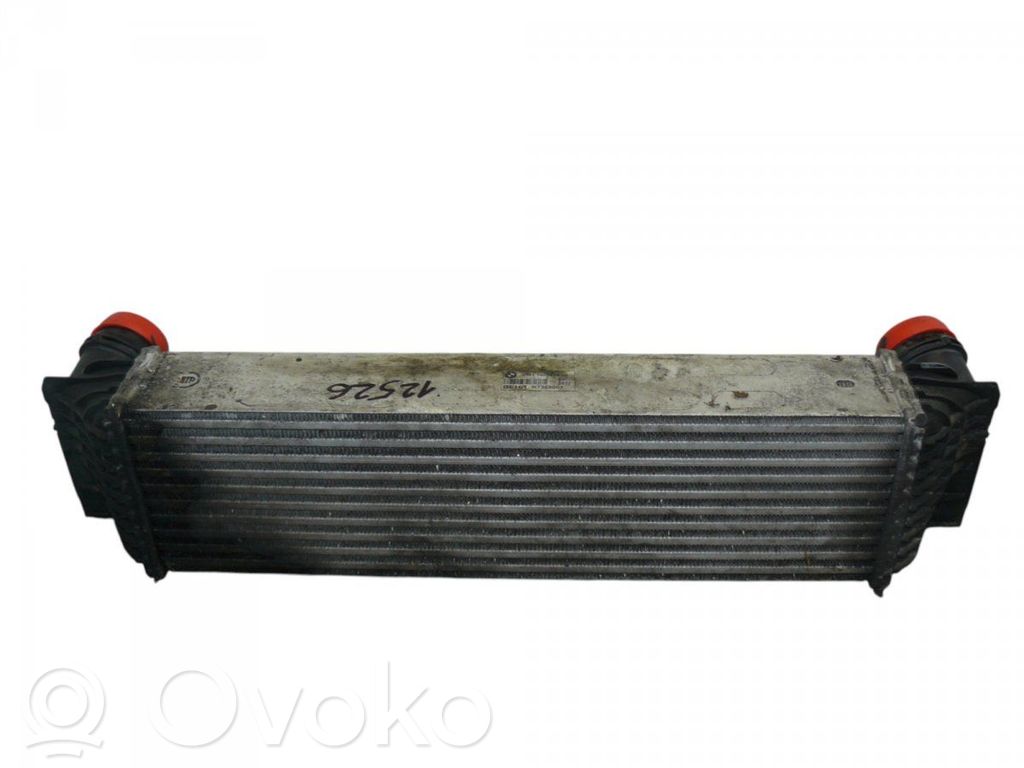 BMW 5 F10 F11 Starpdzesētāja radiators 