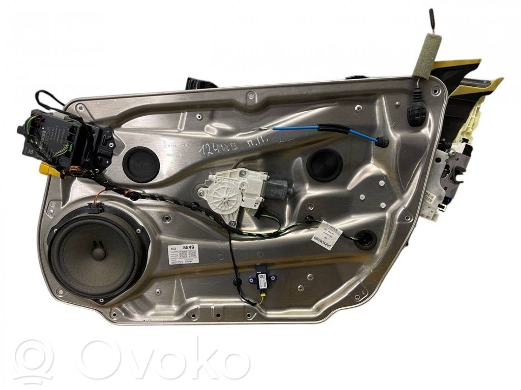 Mercedes-Benz E W212 Front door window regulator with motor 