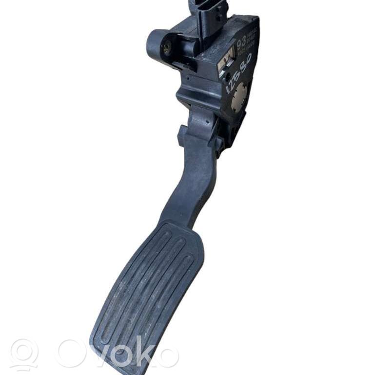 Nissan Pulsar Accelerator throttle pedal 