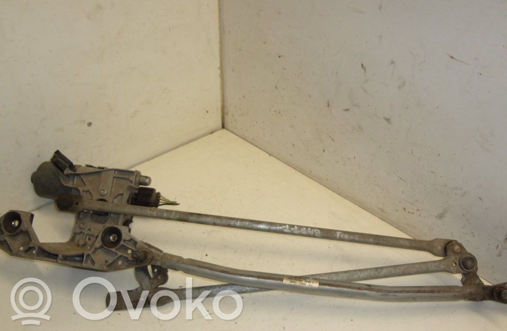 Ford C-MAX I Front wiper linkage 