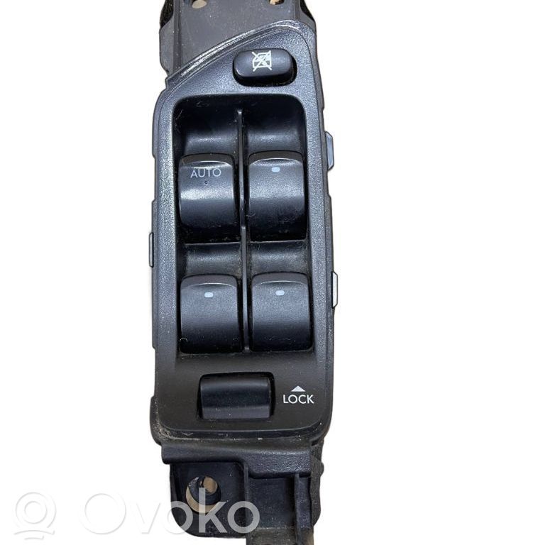 Subaru Legacy Electric window control switch 