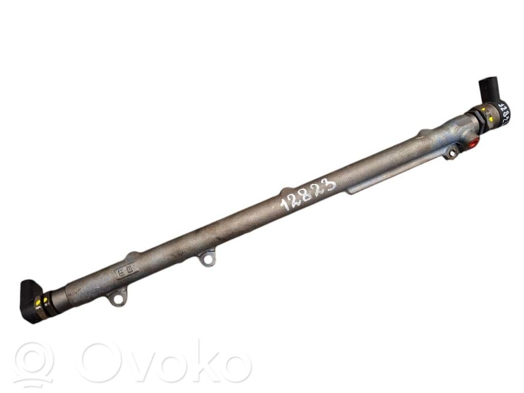 BMW 5 E60 E61 Rampă alimentare injectoare 