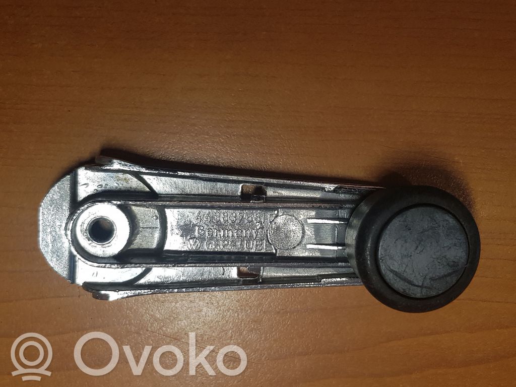 Audi 80 90 B3 Asa de la ventanilla de la puerta delantera 