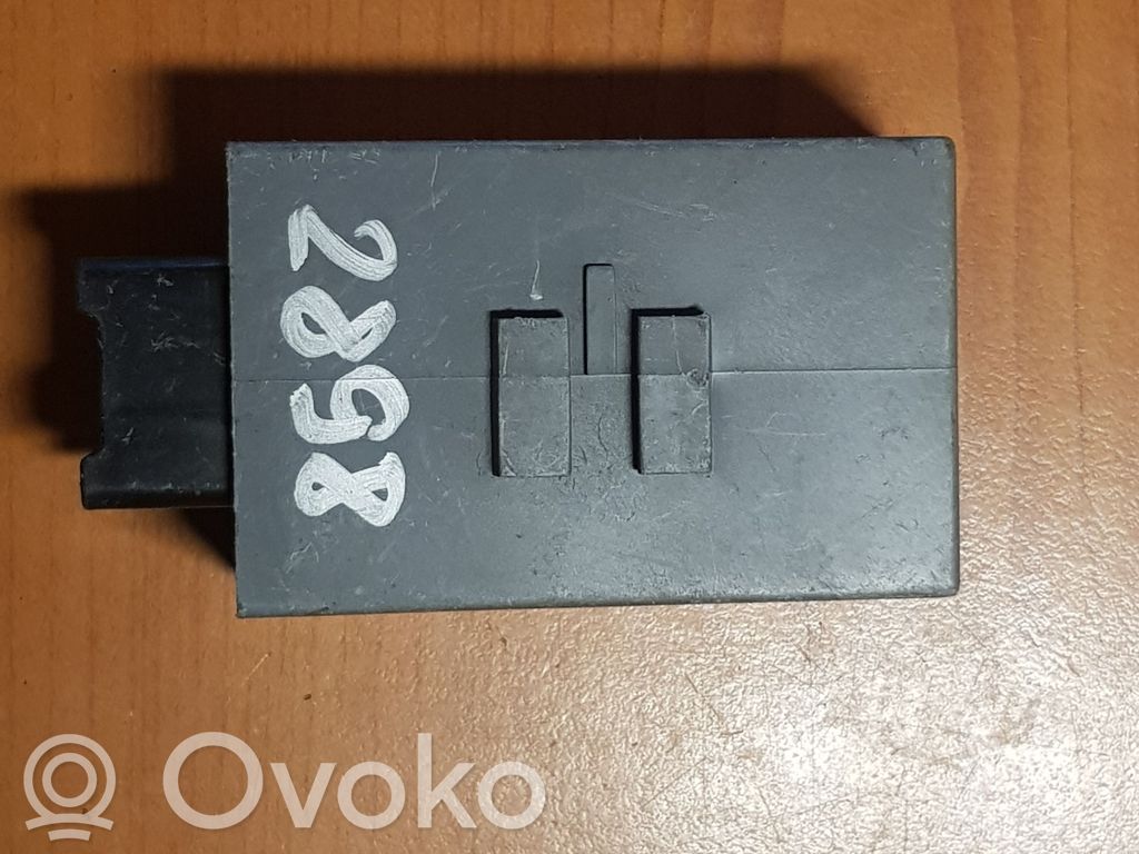Mazda 626 Rear light relay 