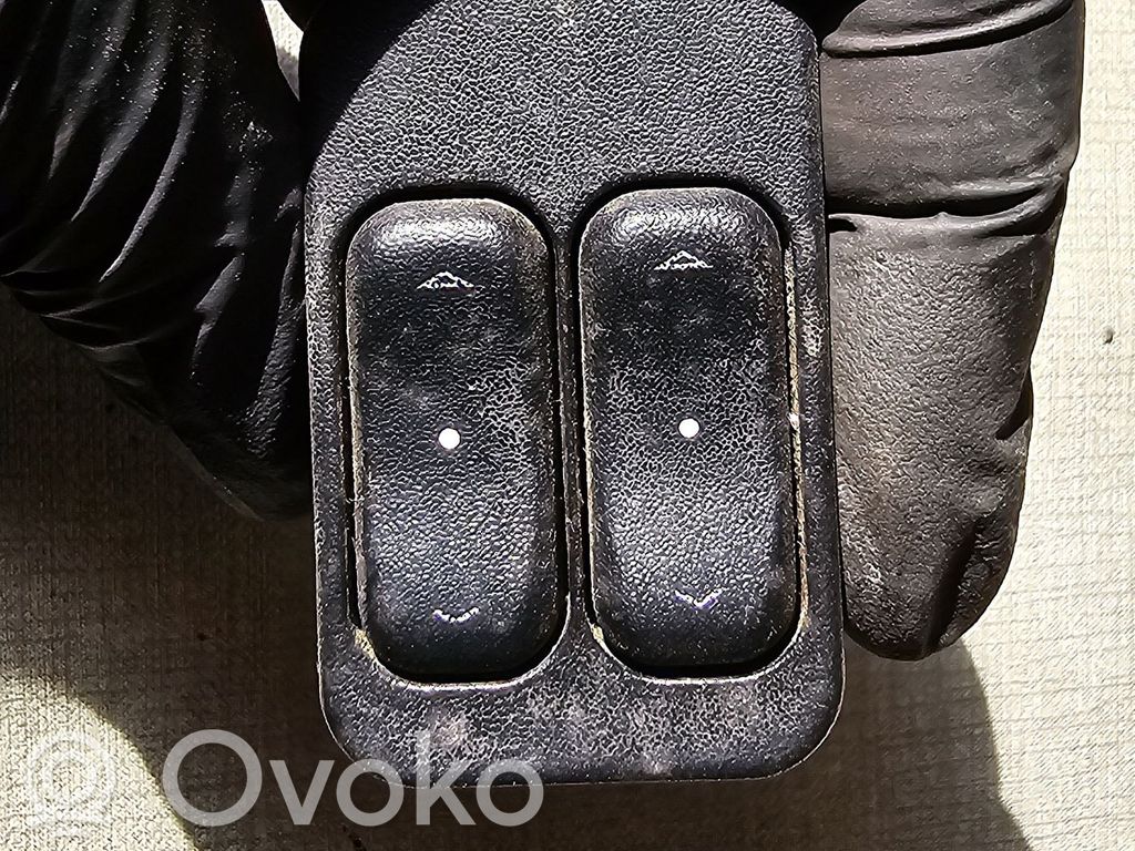 Opel Zafira A Interruptor del elevalunas eléctrico 