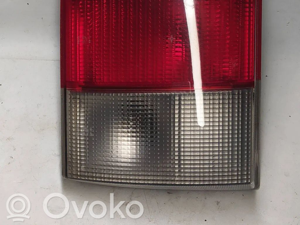 Audi 80 90 S2 B4 Takaluukun takavalot 