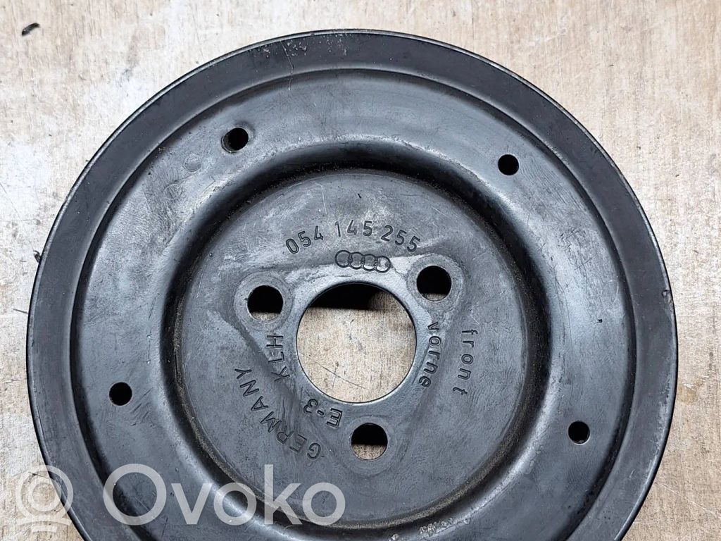 Audi 100 S4 C4 Ohjaustehostimen pumpun hihnapyörä 