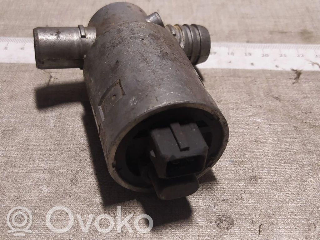BMW 3 E30 Brīvgaitas vārsts (regulators) 