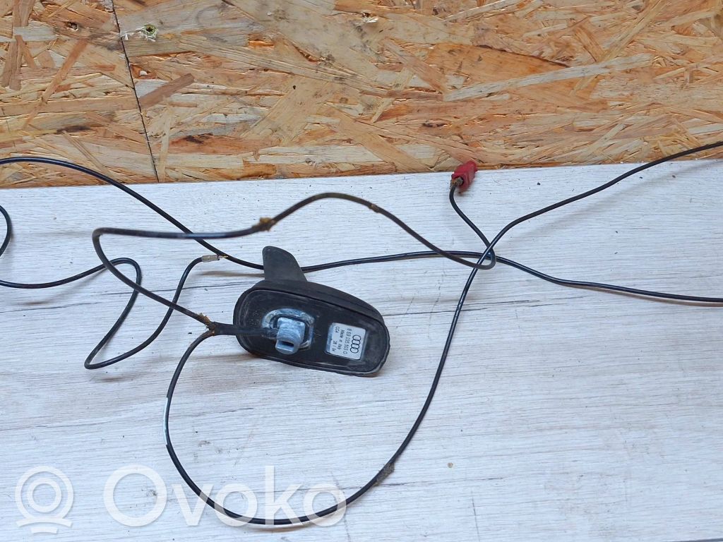 Audi A4 S4 B6 8E 8H GPS-pystyantenni 