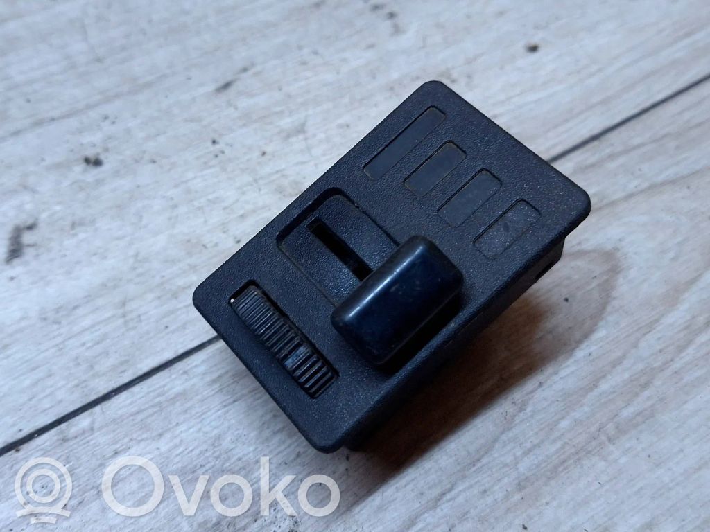 Light switch   1369941
