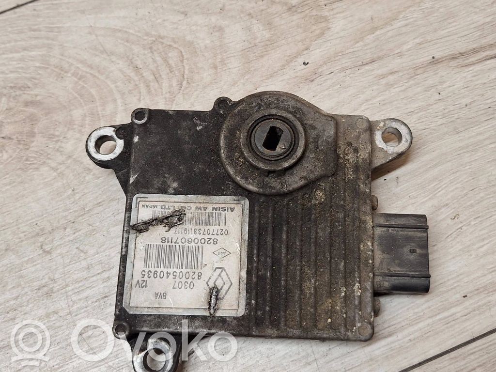 Renault Megane II Combustion control unit/module 
