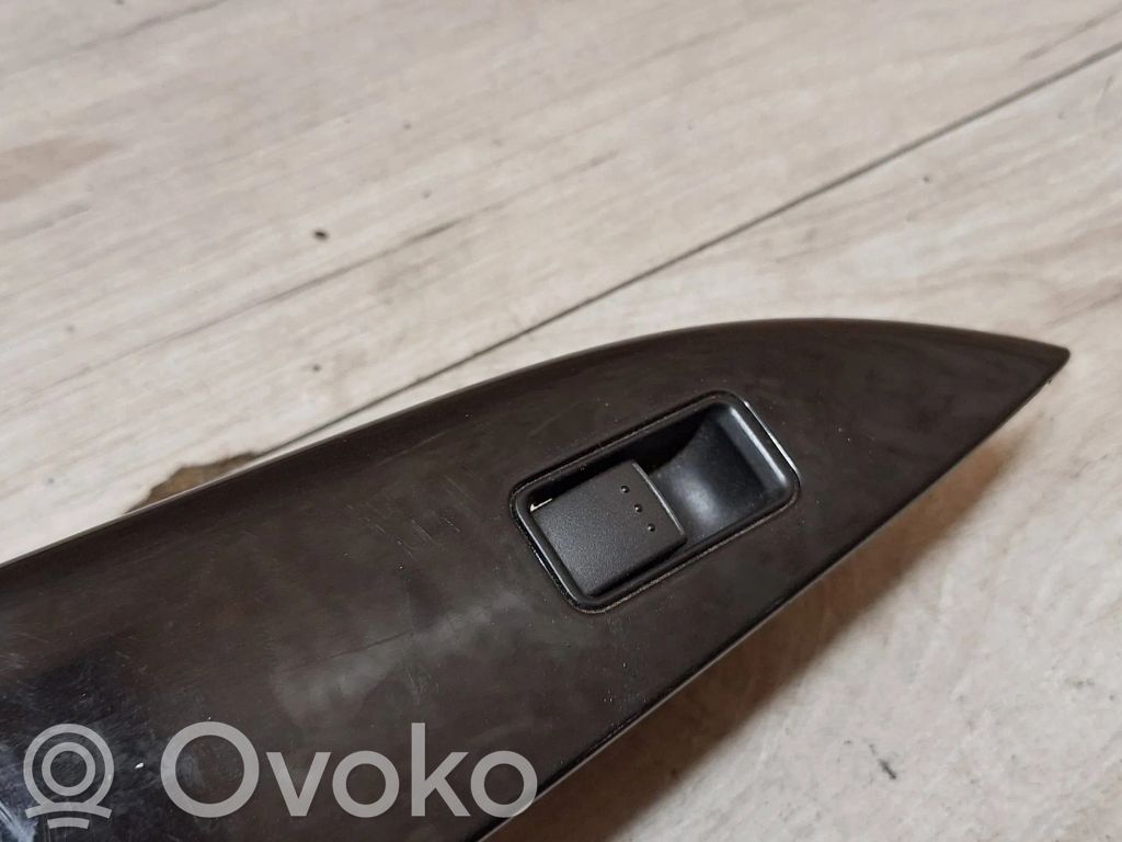 Electric window control switch   GP9A685L1