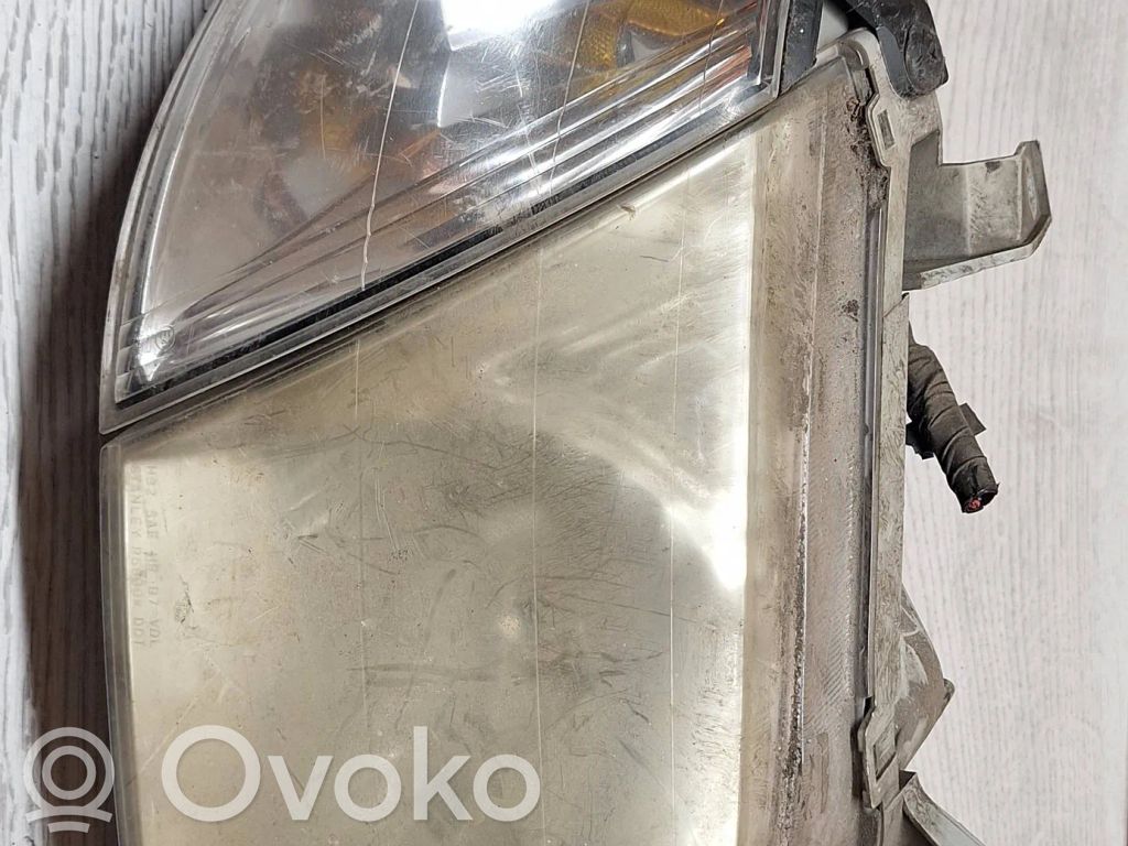 Mazda MPV Headlight/headlamp 