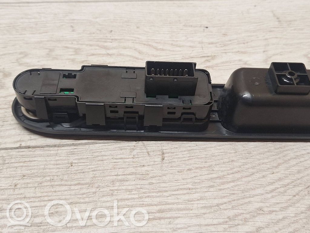Peugeot 207 CC Electric window control switch 