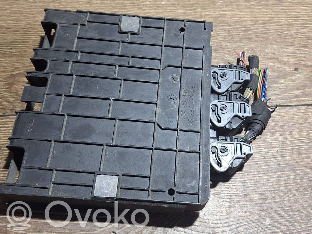 Peugeot 207 Unidad de control/módulo del motor 