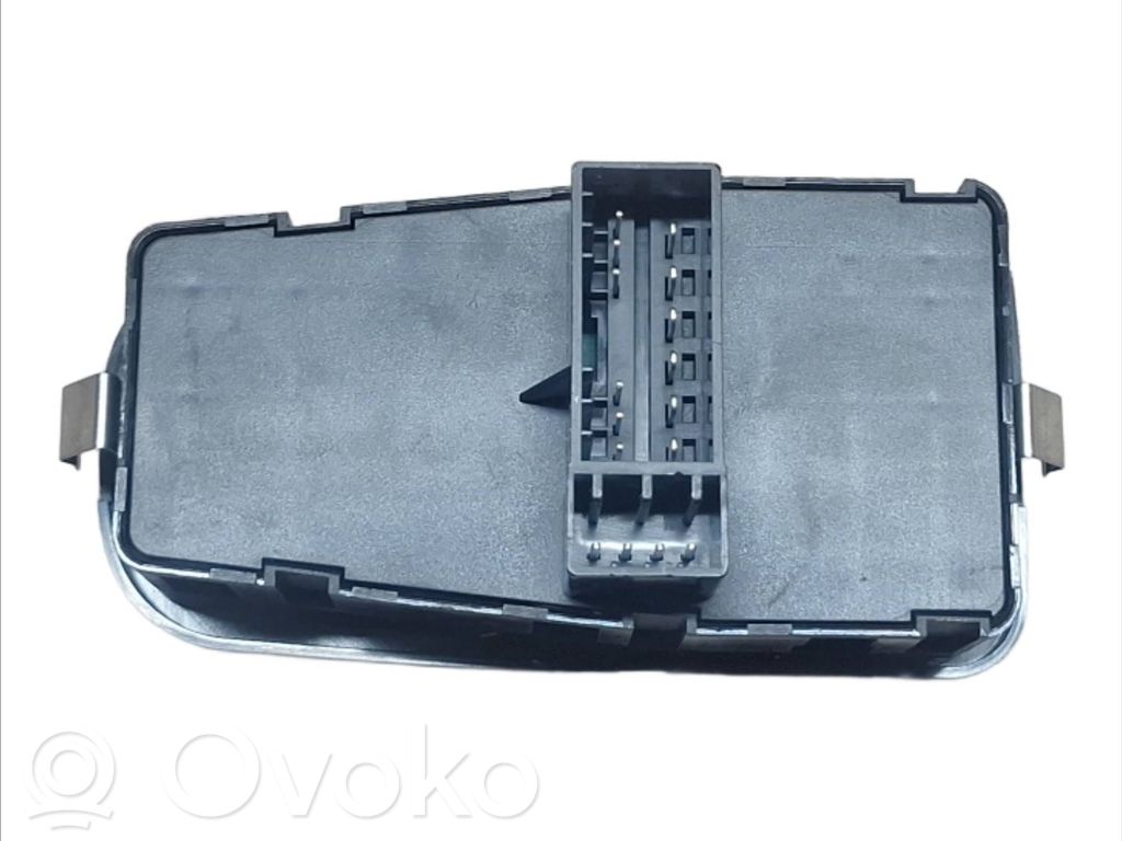 Lancia Ypsilon Electric window control switch 