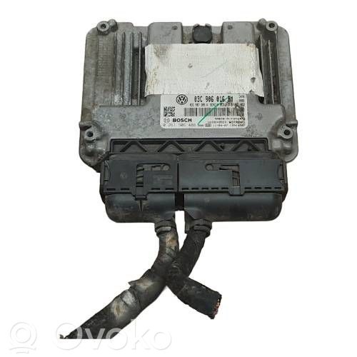 Volkswagen Golf VI Engine control unit/module 