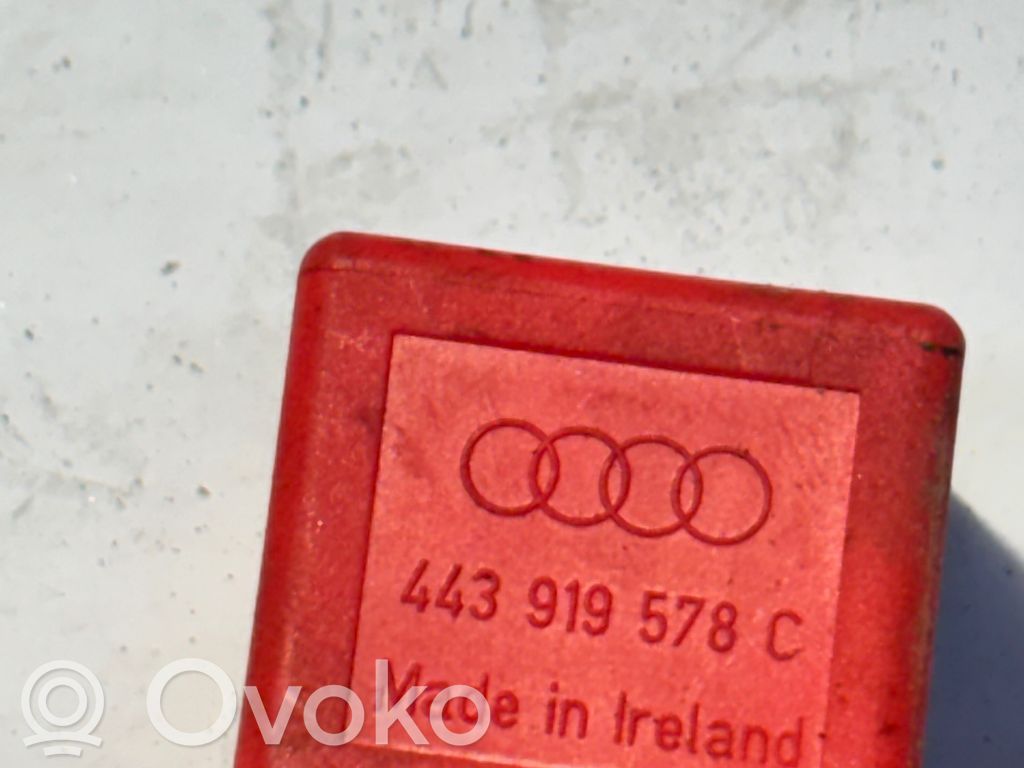 Audi A4 S4 B5 8D Muu rele 