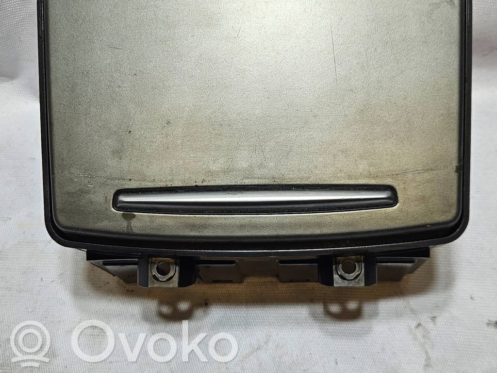 Audi A6 S6 C6 4F Auton tuhkakuppi 