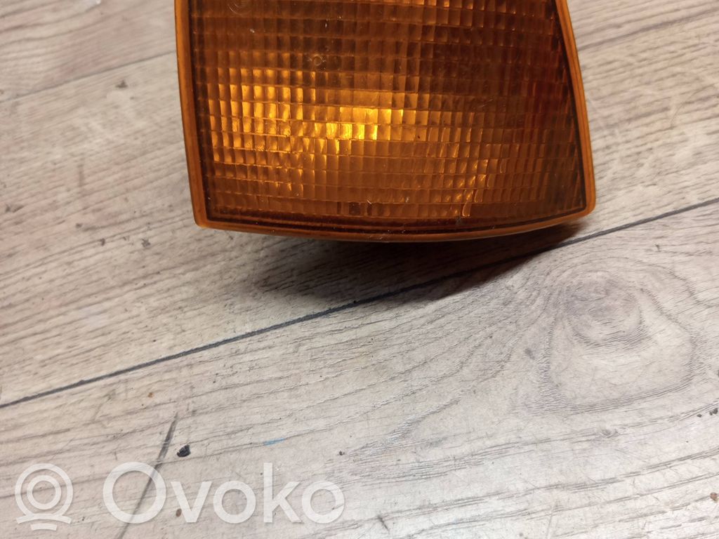 BMW 7 E32 Etusuuntavilkku 