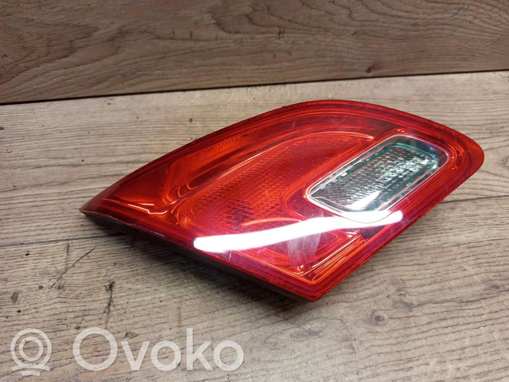 Opel Astra J Galinis žibintas kėbule 