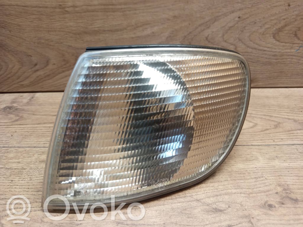 Audi A4 S4 B5 8D Front indicator light 