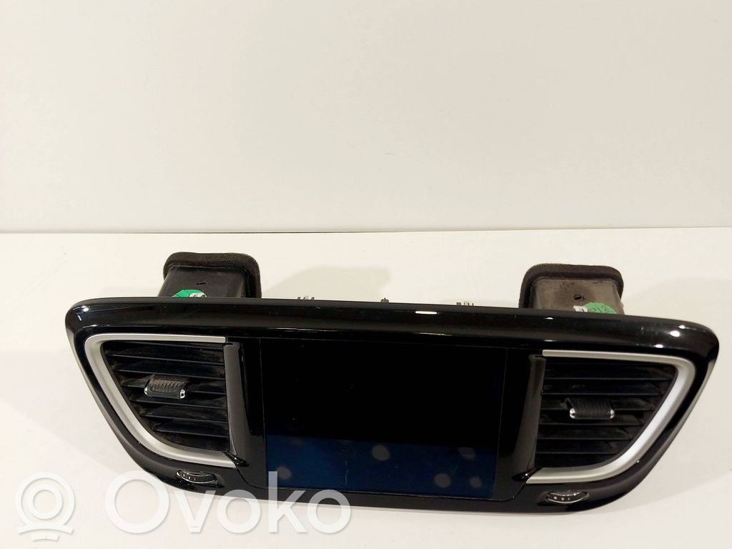 Chrysler Pacifica Screen/display/small screen 