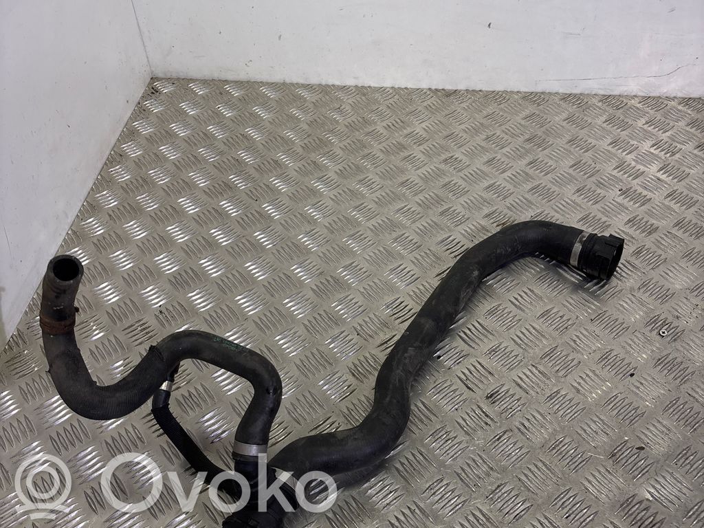 BMW 5 F10 F11 Tubo flessibile del liquido di raffreddamento del motore 