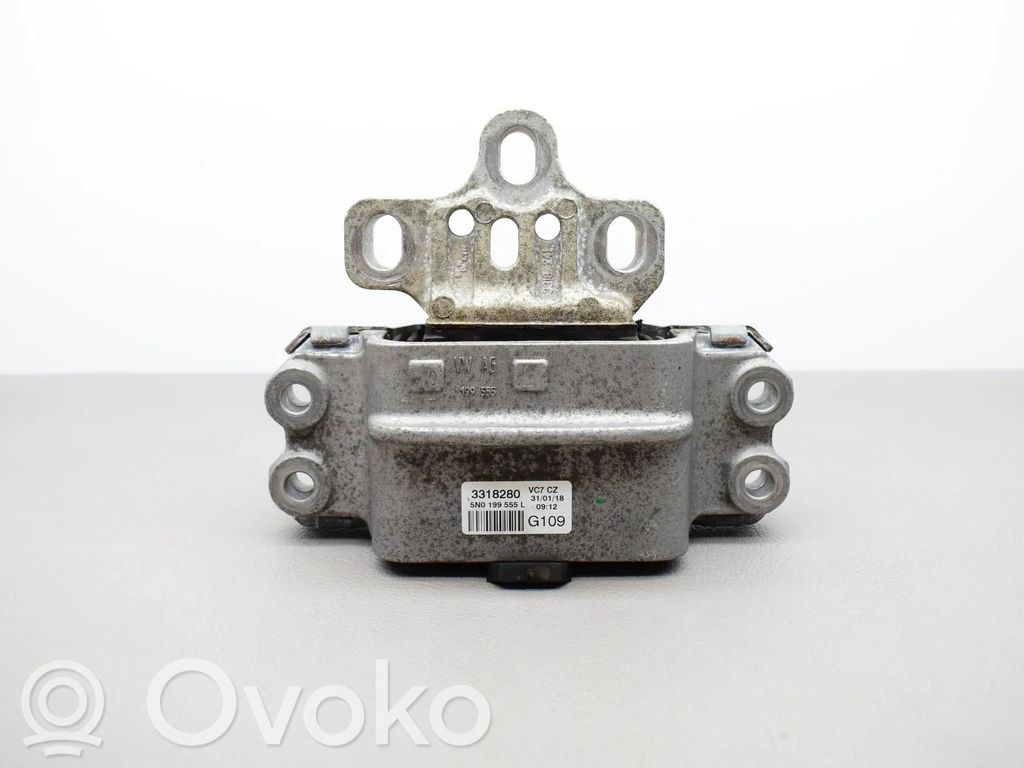 Engine mount bracket   5N0199555L