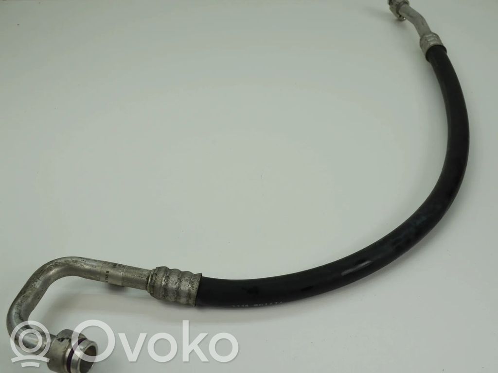 Audi A4 S4 B9 8W Ilmastointilaitteen putki (A/C) 