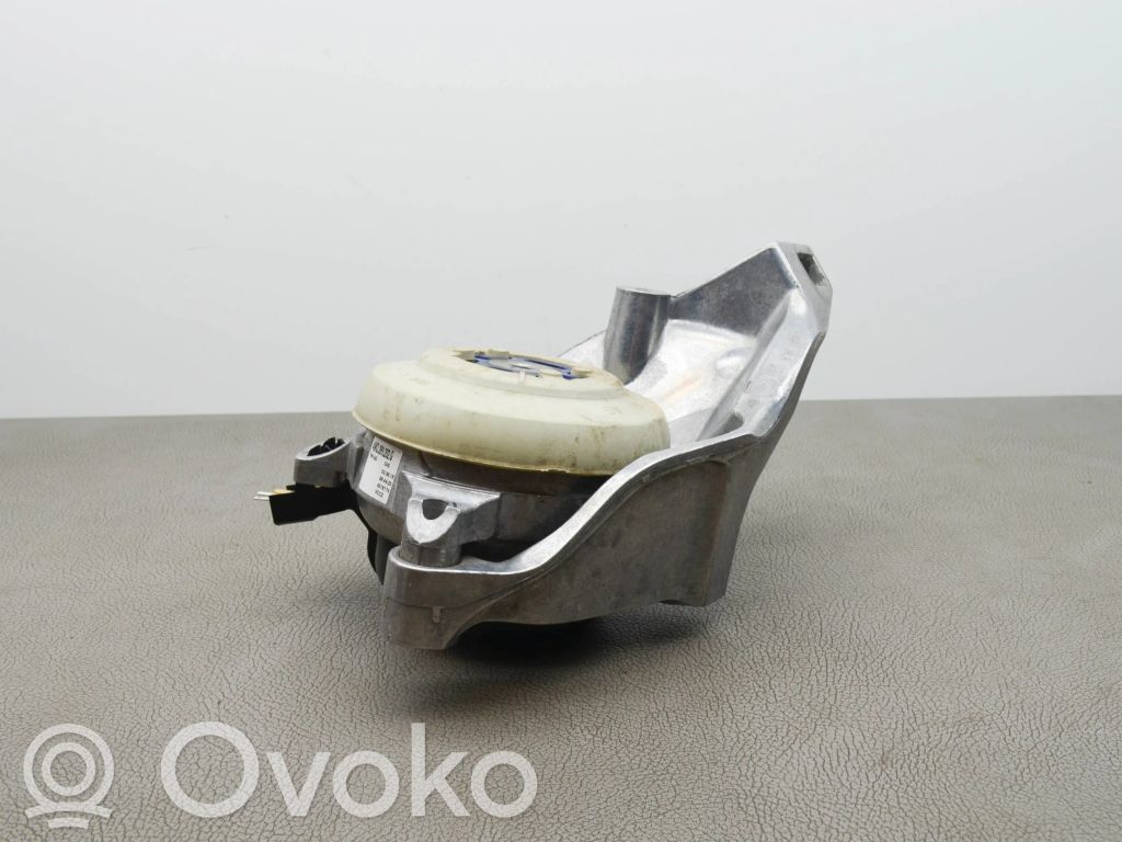 Audi Q7 4M Engine mount bracket 