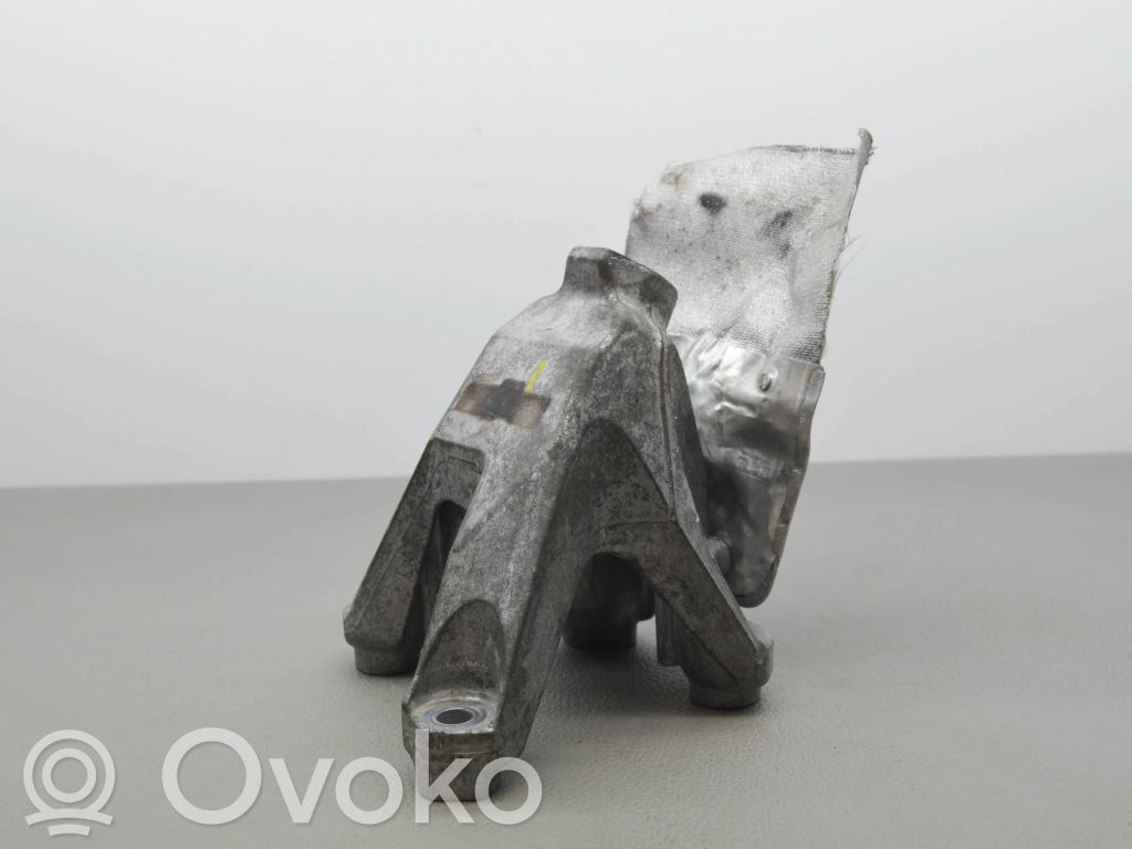 Audi A4 S4 B9 8W Engine mounting bracket 