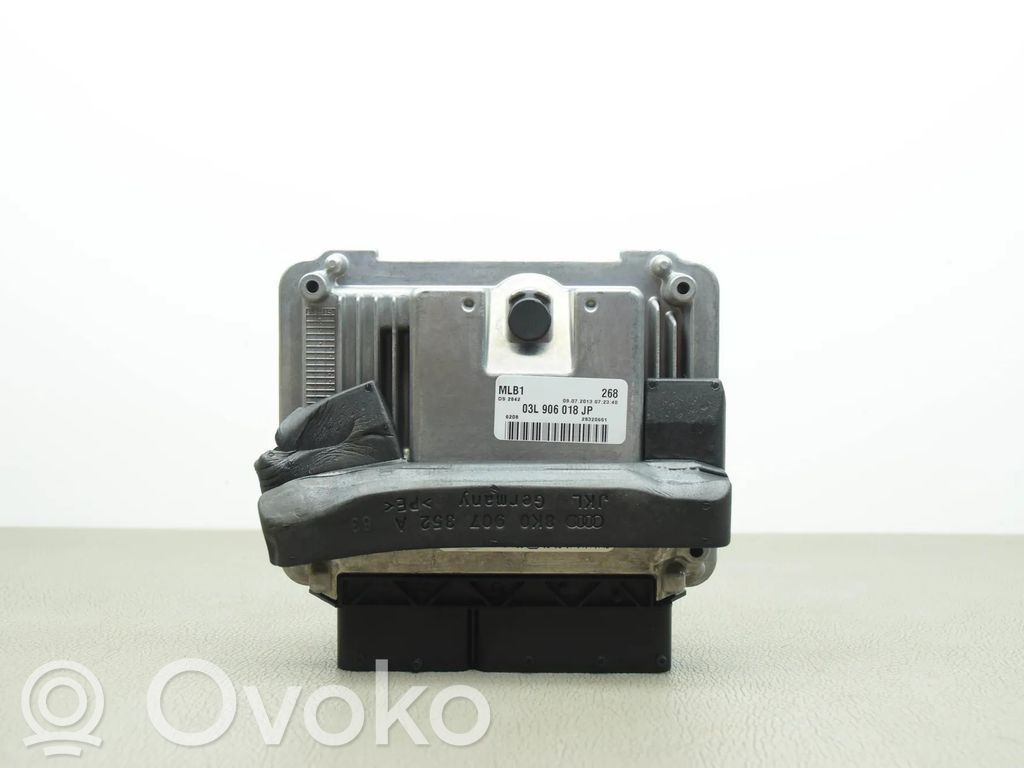 Audi A4 S4 B8 8K Engine control unit/module 