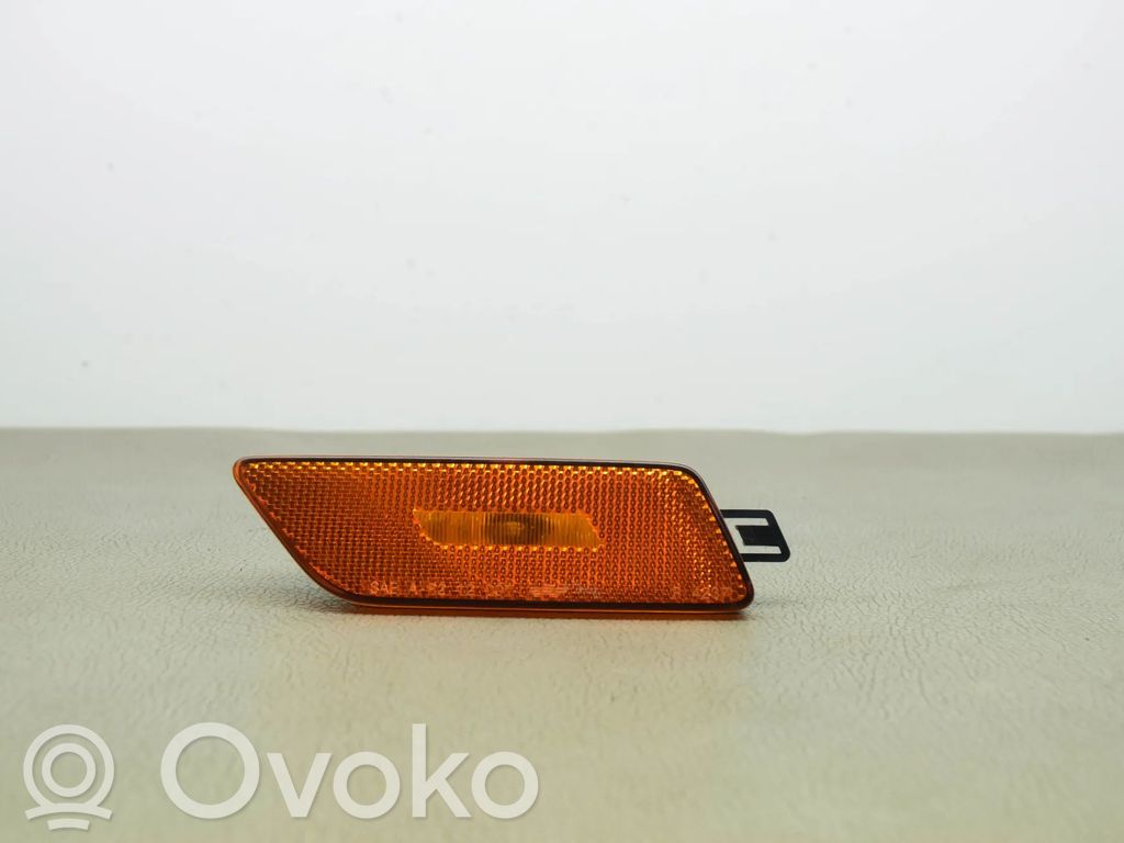 Porsche Macan (95B) Front reflector 