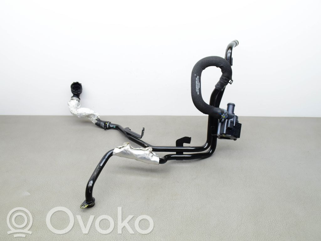 Audi Q7 4M Engine coolant pipe/hose 