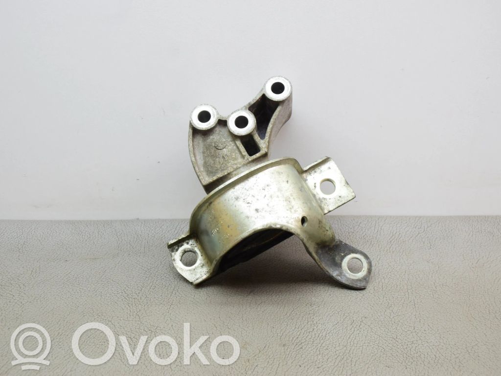 Fiat 500 Engine mount bracket 