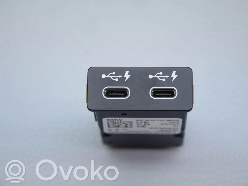 BMW X1 U11 USB socket connector 