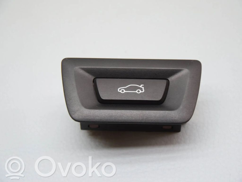 BMW X1 U11 Tailgate/boot open switch button 