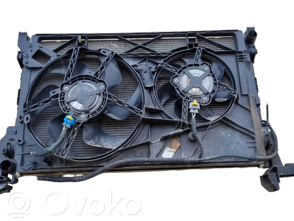 Opel Vivaro Set radiatoare 