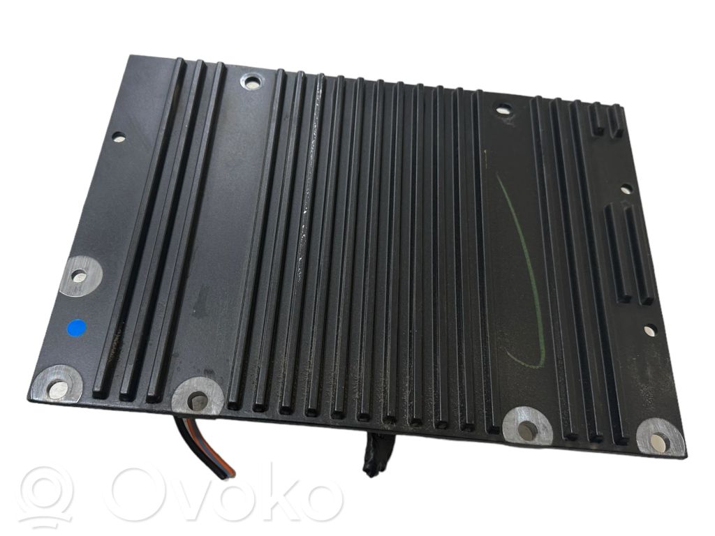 Volvo V50 Sound amplifier 